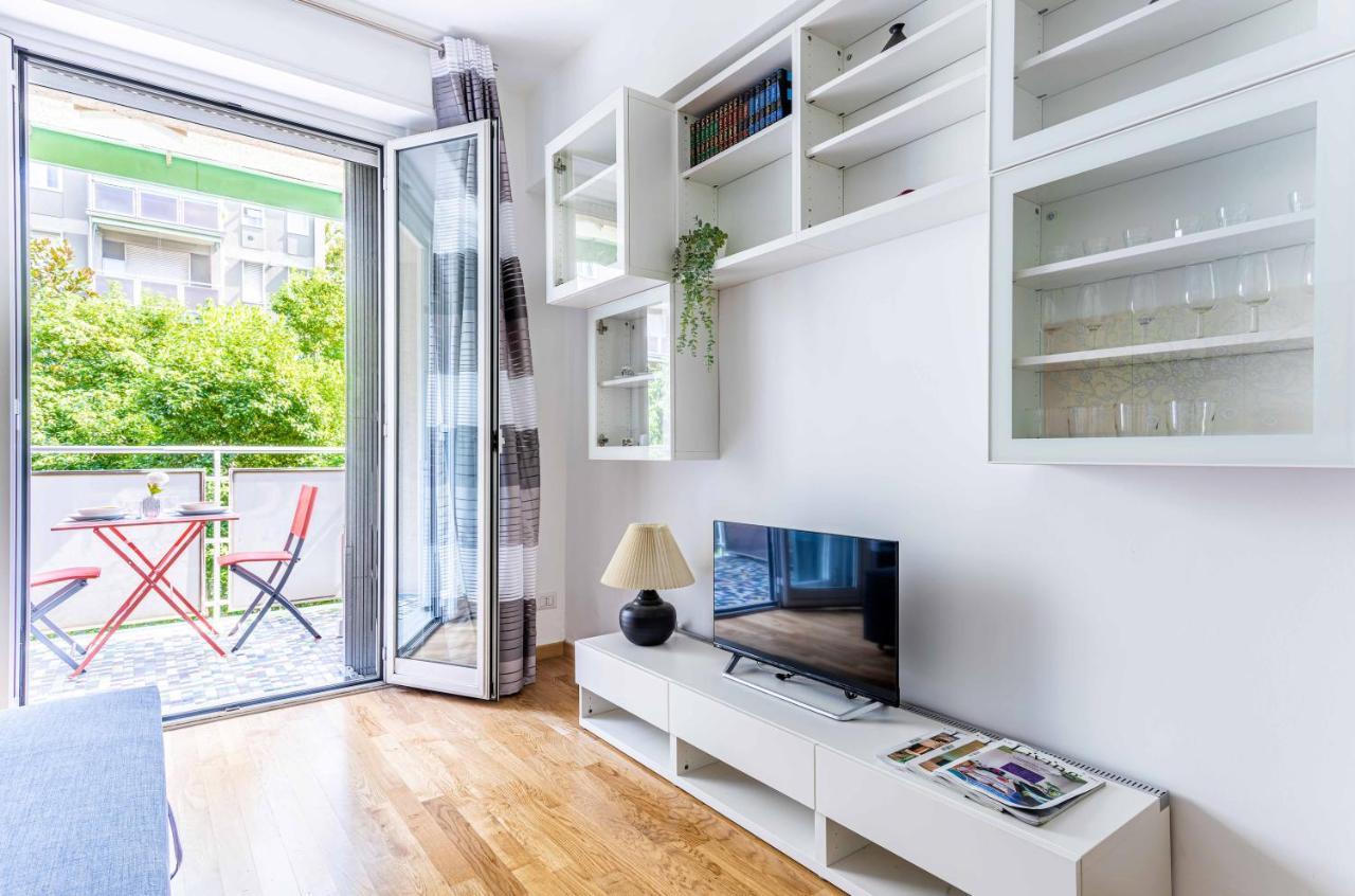 Ferienwohnung Joivy Adorable Flat With Balcony Mailand Exterior foto