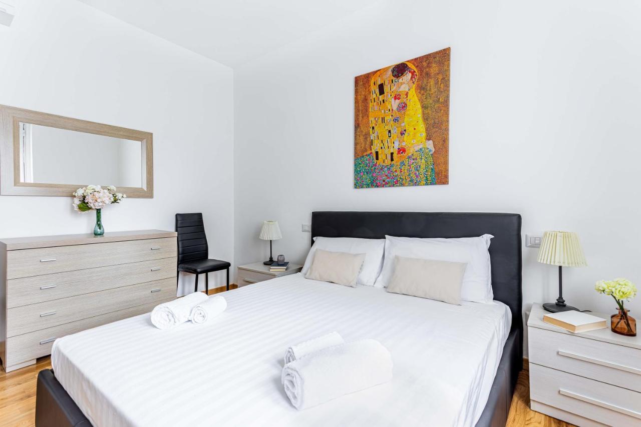 Ferienwohnung Joivy Adorable Flat With Balcony Mailand Exterior foto